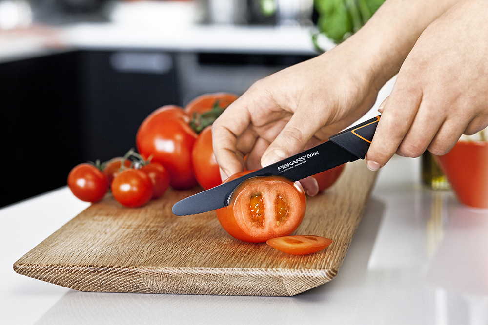 Чем резать томаты