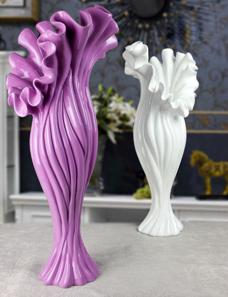 Какой формы ваза. Оригинальные вазы. Ваза необычной формы. Оригинальные вазы для цветов. Вазы для декора интерьера.