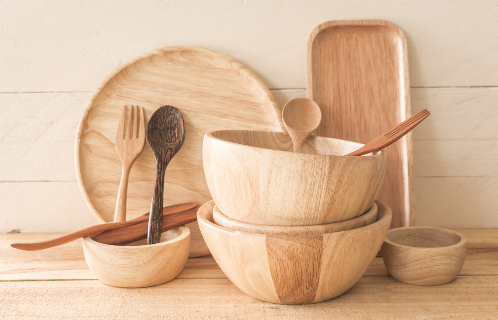 Разнообразная деревянная посуда